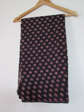 Load image into Gallery viewer, Chanderi Silk fabric with handblock